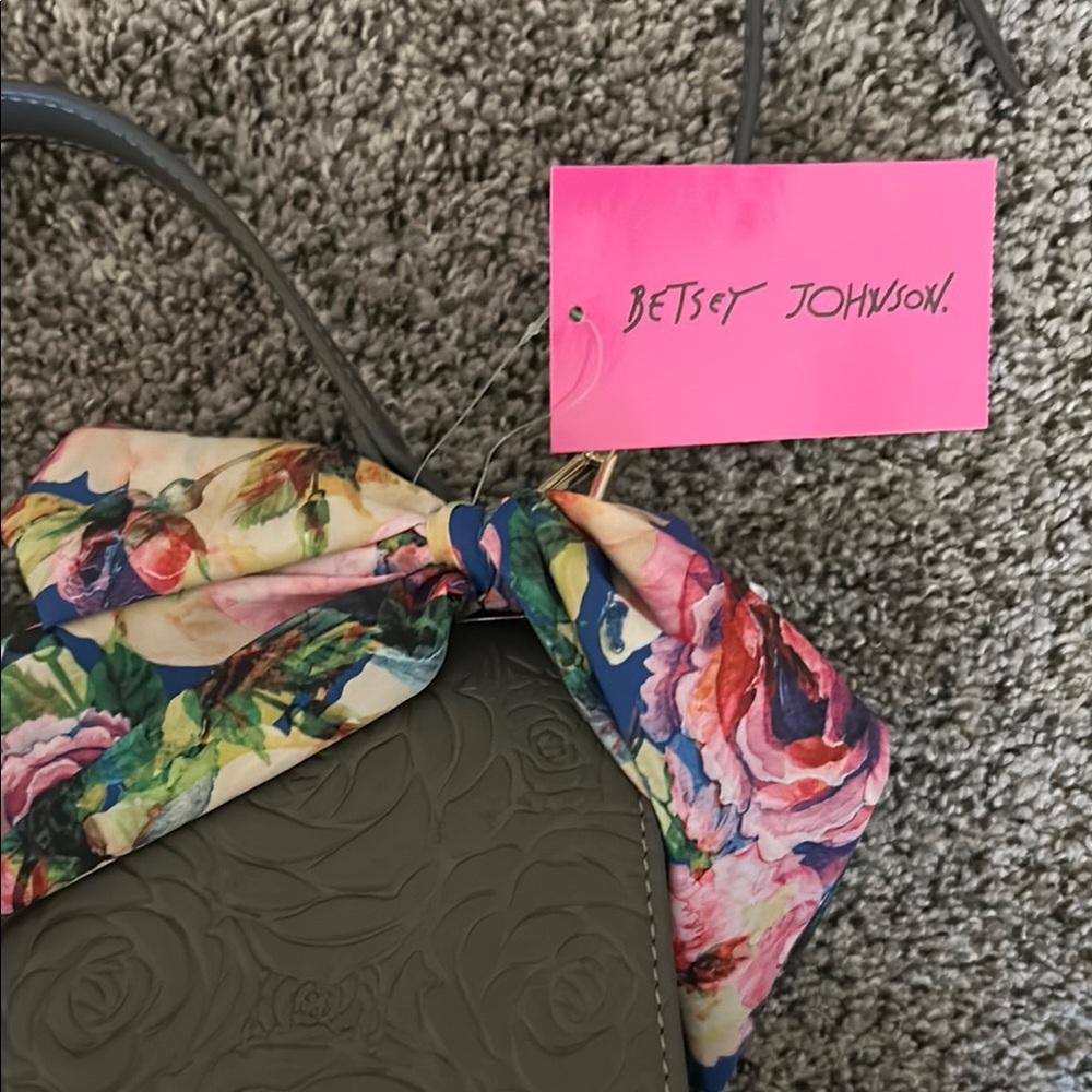 Betsey Johnson Green Shoulder Bag with Metallic Accents - Picture 2 of 4
